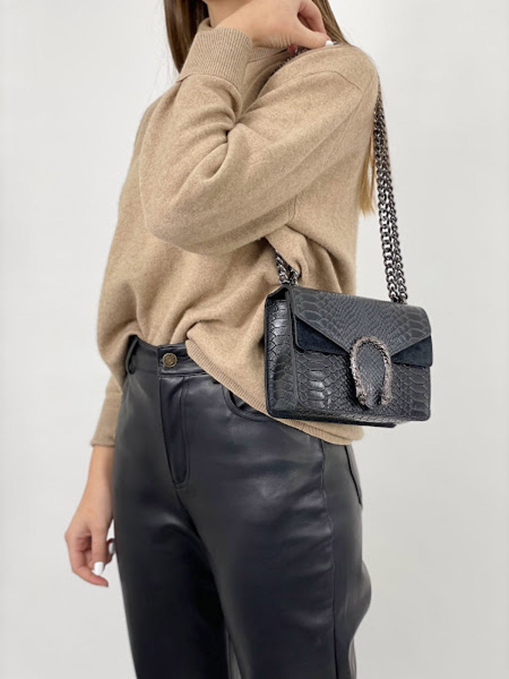 Bandolera SAGA Negro