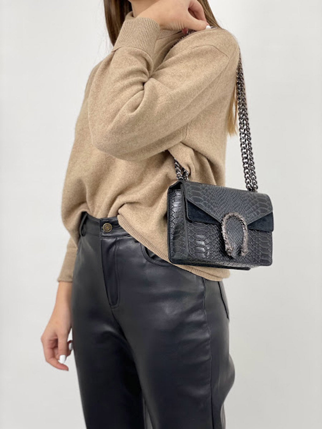 Bandolera SAGA Negro